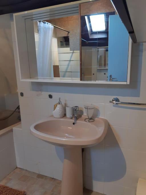 Maison Village 4 Chambres 30 Minutes Du Zoo De Beauval Saint-Cyran-du-Jambot 外观 照片